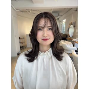 大人ミディアムレイヤーカット