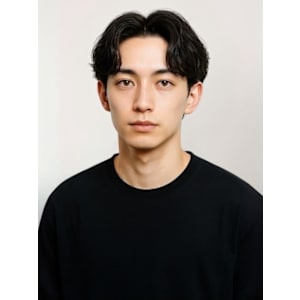 センターパート フェザーパーマ 束感 ツーブロック 20代