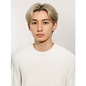 ブリーチ ハイトーン センターパート ツーブロック ブロンド