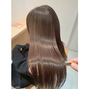 ヘアメディカルサロン新宿×スタイル