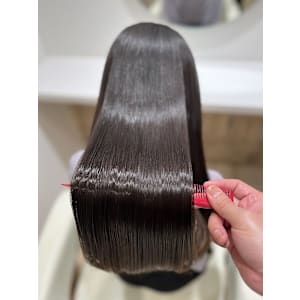 ヘアメディカルサロン新宿×スタイル