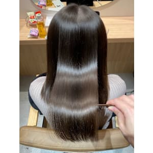 ヘアメディカルサロン大阪梅田 完全個室・髪質改善×スタイル