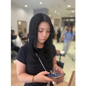暗髪で上品に見せるレイヤースタイル【三軒茶屋】 - HAIR & MAKE EARTH 三軒茶屋店【ヘアメイクアース サンゲンヂャヤテン】掲載中