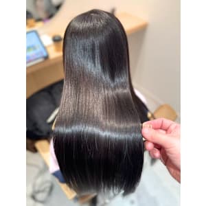 ヘアメディカルサロン大阪梅田 完全個室・髪質改善×スタイル