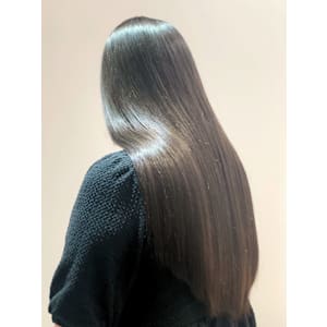 ヘアメディカルサロン大阪梅田 完全個室・髪質改善×スタイル