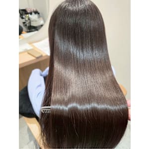 ヘアメディカルサロン大阪梅田 完全個室・髪質改善×スタイル