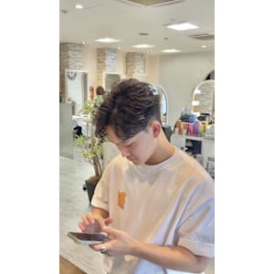 清潔感のある大人フェザーパーマ