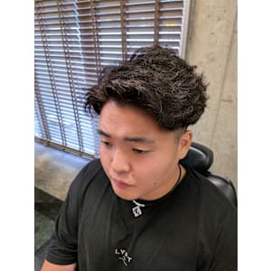 脱力フェザーパーマ - @110 BARBER SHOP CONTINENTAL【ワンワンオー バーバー ショップ コンチネンタル】掲載中