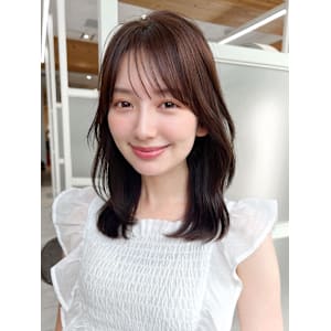 暗髪でも出せるこなれ感！フェイスレイヤー×くびれヘア