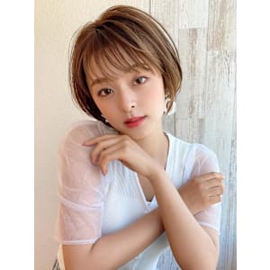 30代40代に人気の大人かわいい前髪ありのくびれショート