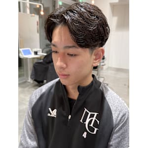 【センターパート×ニュアンスパーマ】