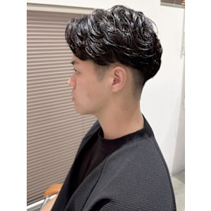 【メンズセンターパート×フェーザーパーマ】