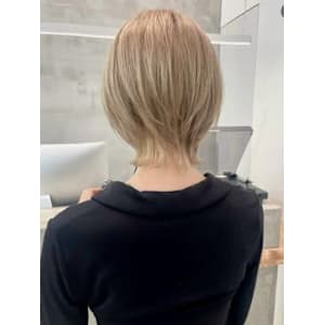 【ショートウルフ】ミルクティーベージュ ブリーチ