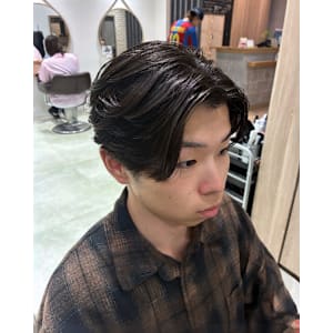 曲がる縮毛矯正で自然な毛流れに【三軒茶屋】