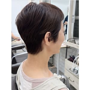 大人女性のショートヘア