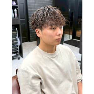 ツイストスパイラル　ツーブロック　マッシュ