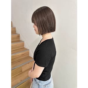 切りっぱなしボブ丸くないボブミニボブミルクティーブラウン艶髪