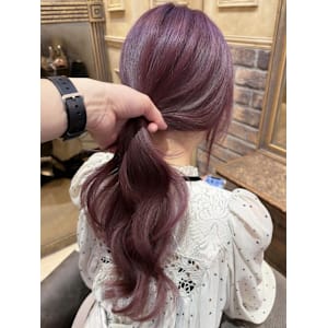 バーガンディ/サイドポニー/ミディアムレイヤーカット