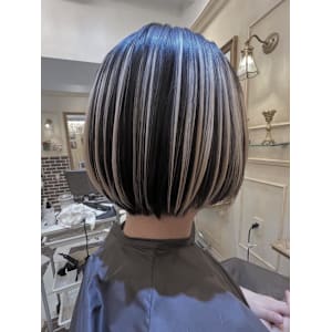 プレイイングカラー/ シャドールーツ/抜きっぱなしブロンド - Cyntia by artina 渋谷店【シンティアバイアルティナ　シブヤテン】掲載中