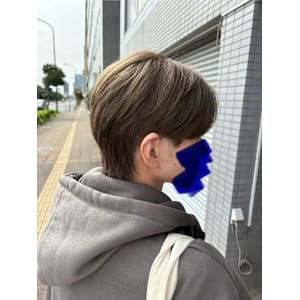 ミルクティーニュアンスセンターパートウルフ