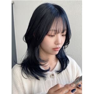 ミディアムレイヤーカット/シャギーカット/ブルーブラック