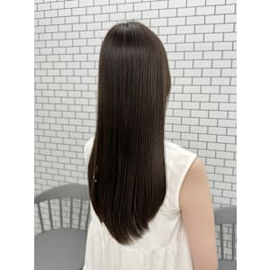 艶感たっぷりグレージュカラー【担当：RYONA】