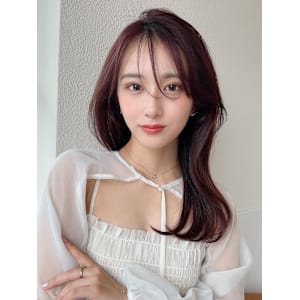 暗髪でも出せるこなれ感フェイスレイヤー×ナチュラルセミロング