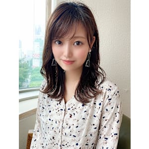 2wayバングで小顔効果！フェイスレイヤーで作るくびれヘア