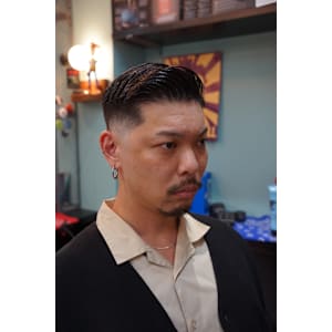 スキンフェード×サイドパート