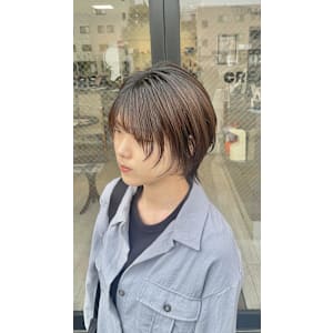 20代顔まわりレイヤー×ショートウルフ