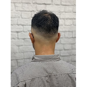 ソフトモヒカン束感ベリーショート - グレイスフルバーバー プラチナム【グレイスフルバーバー プラチナム】掲載中