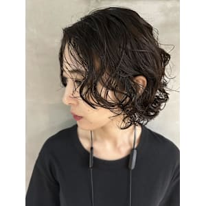 ショート・パーマ・黒髪・カーリー