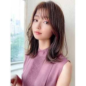 2wayバングで小顔に見えるフェイスレイヤーで作るくびれヘア