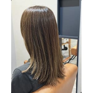 元々のハイライトを活かしたオリーブカラー