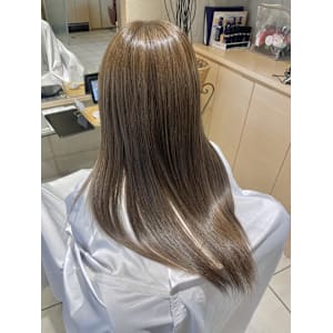 透けるようなツヤ感ベージュロング - EMU international 春日部本店【エムインターナショナル】掲載中