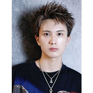 スパイキーエッジツイストショート