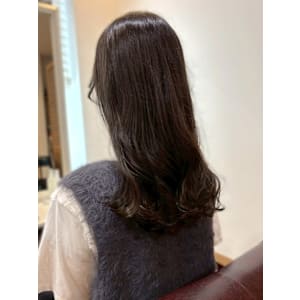 グレージュカラー 透明感カラー 艶髪 顔周りカット 20代