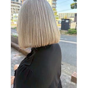 カット&カラー専門店 miret×スタイル