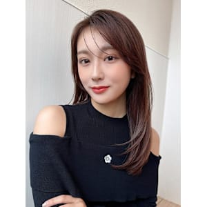 2wayバングで小顔に見えるフェイスレイヤーで作るくびれヘア