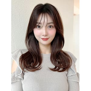 2wayバングで小顔に見えるフェイスレイヤーで作るくびれヘア