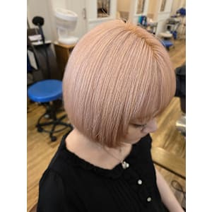 ピンクベージュ