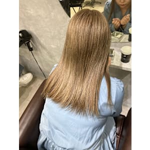 ミルクティーベージュカラーリング - GLADGE池袋/ダブルカラー/ブリーチ【グラッジイケブクロダブルカラーブリーチ】掲載中