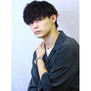 シャドウパーマ　マッシュ　黒髪