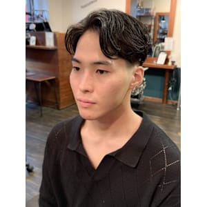 【メンズセンターパート×ニュアンスパーマ】