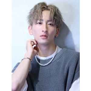 ハイトーン　ツイストスパイラル　センターパート