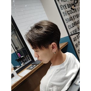 センターパート【SHIFT】 - MENS ONLYSALON SHIFT(メンズサロン)【メンズオンリーサロンシフト】掲載中