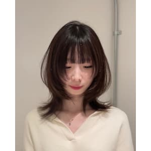 ミディアムレイヤー顔周りレイヤーカット