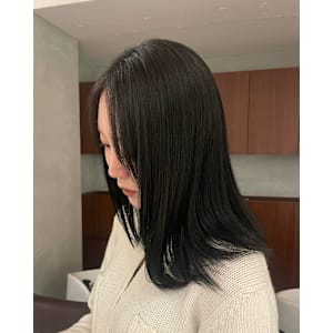 オリーブグレージュ