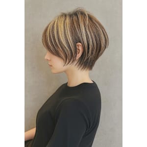 【小田急相模原】大人ショート×白髪ぼかしハイライト - LOHAS by KENJE【ロハスバイケンジ】掲載中