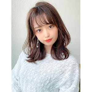 結んでもかわいいくびれセミロング × ミルクティベージュ